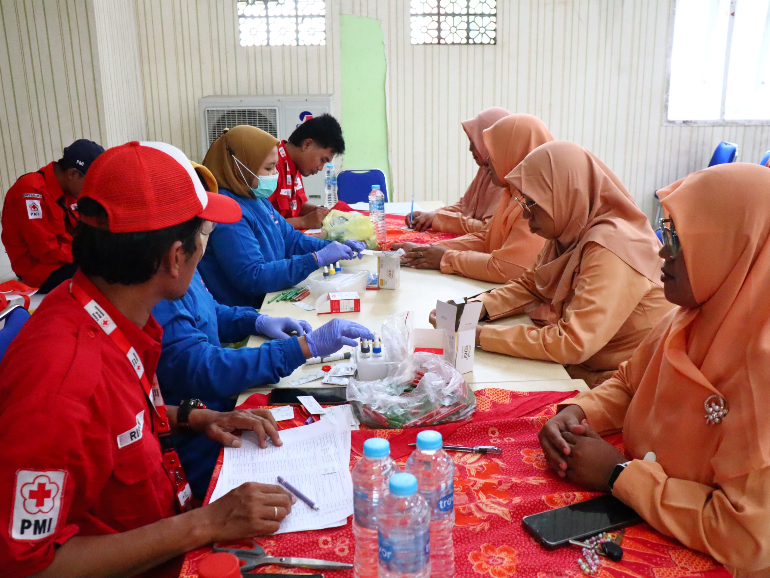 Kunjungi SMKN 1Gempol, PMI Kabupaten Pasuruan Lakukan Tes Darah Bersama Siswa dan Guru