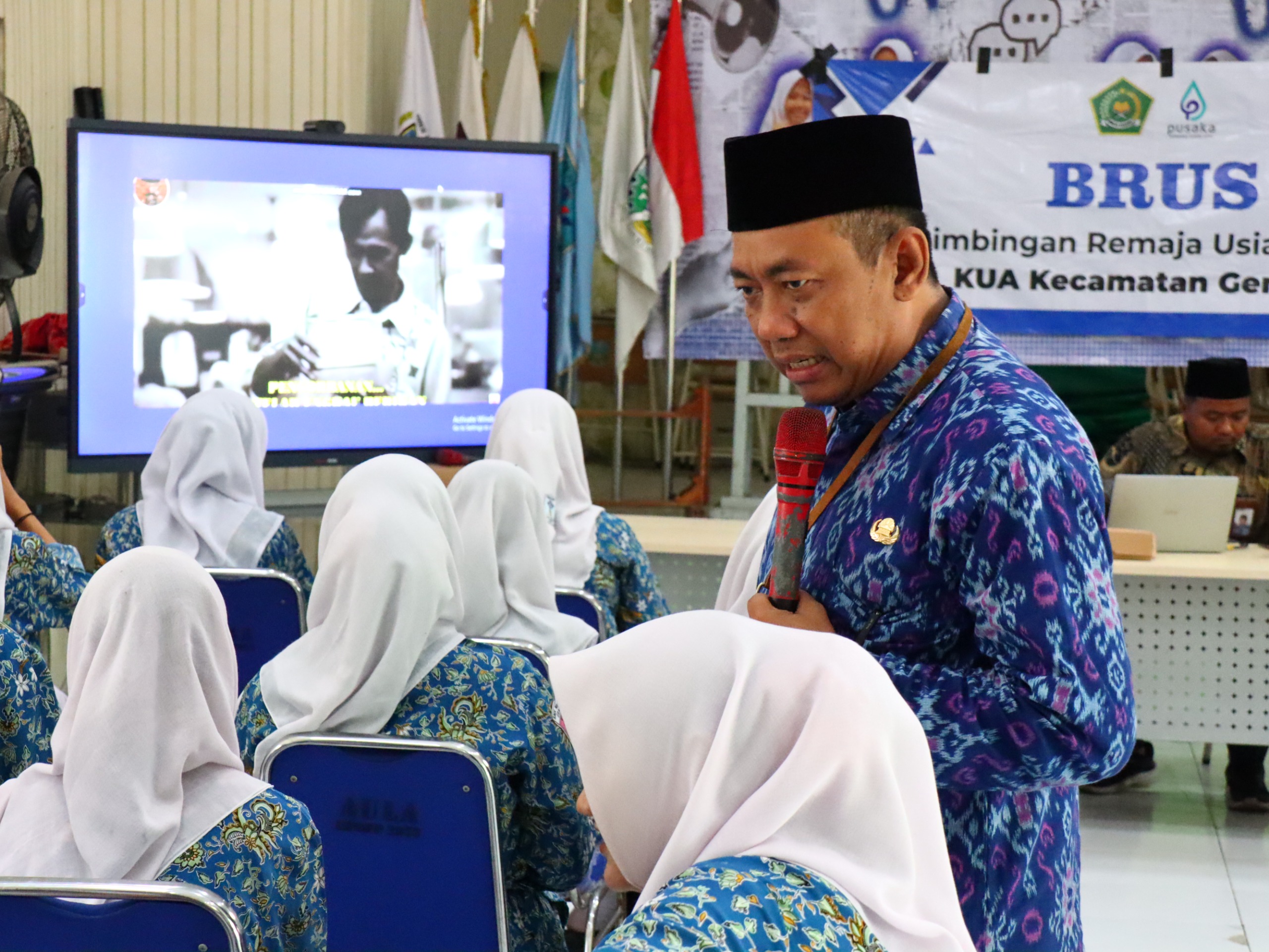 Bimbingan Remaja Usia Sekolah (BRUS) Oleh KUA Kecamatan Gempol